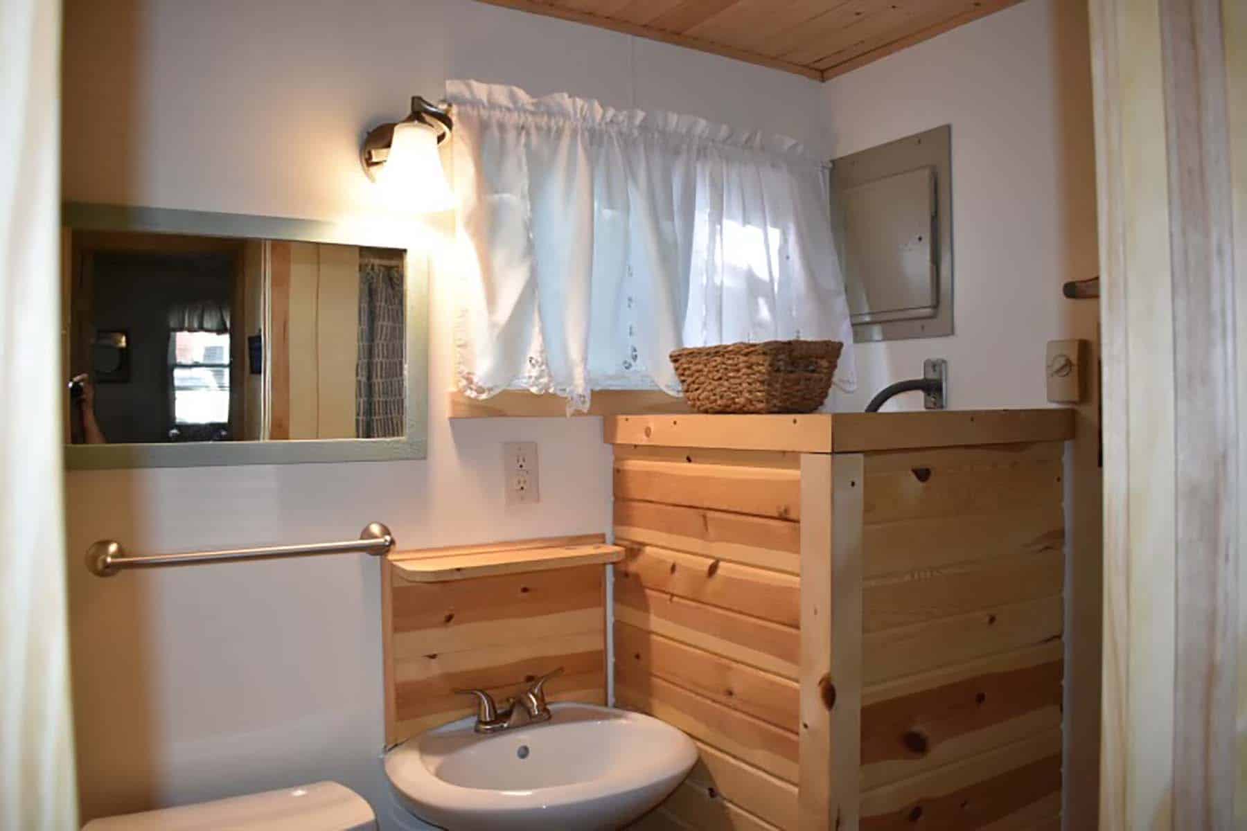Cabin 3 Bathroom