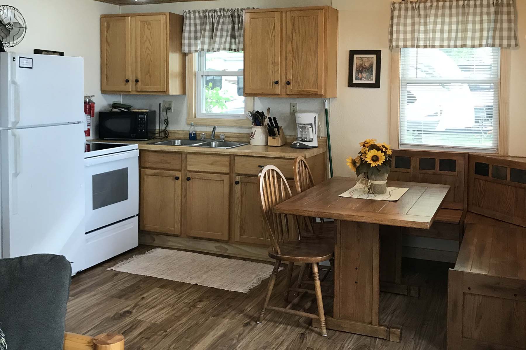 Cabin 3 Dining